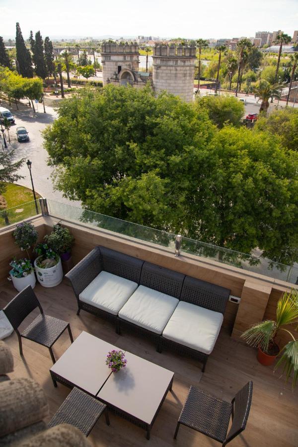 Alojamientos Puerta Palma Con Vistas Y Parking バダホス エクステリア 写真