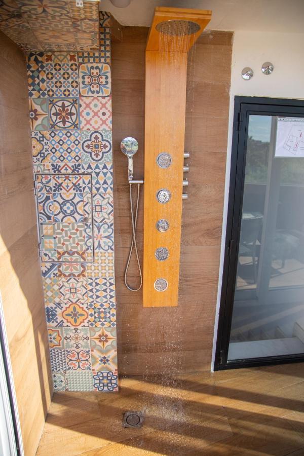 Alojamientos Puerta Palma Con Vistas Y Parking バダホス エクステリア 写真