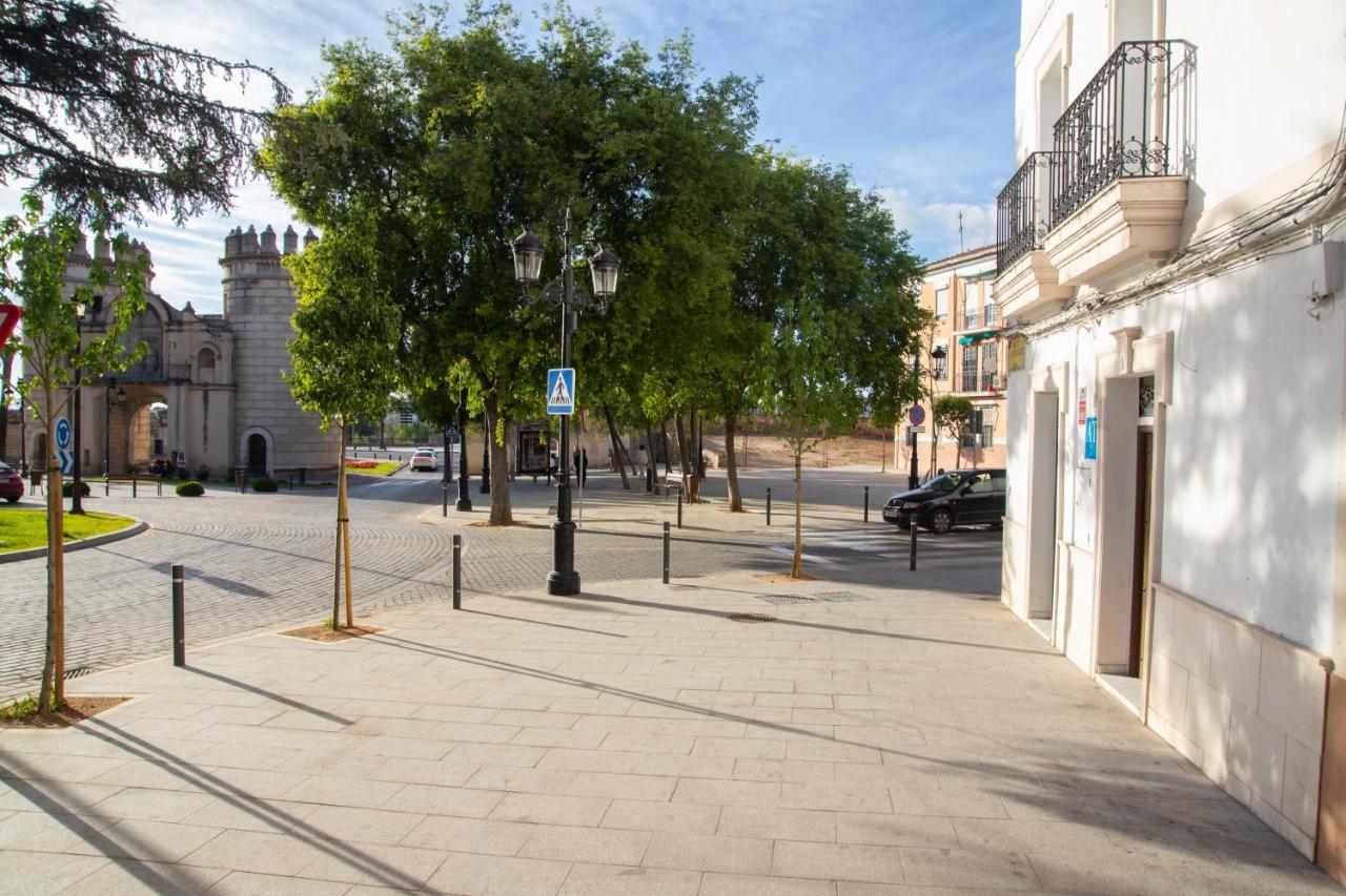 Alojamientos Puerta Palma Con Vistas Y Parking バダホス エクステリア 写真